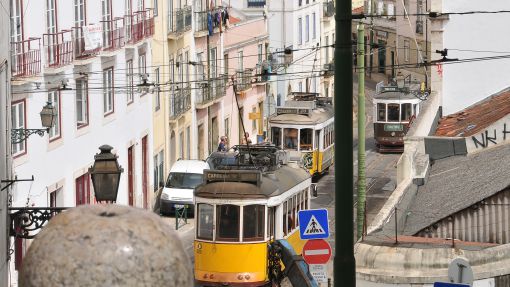  Lizbon da tramvaylar Cengiz Ülkü